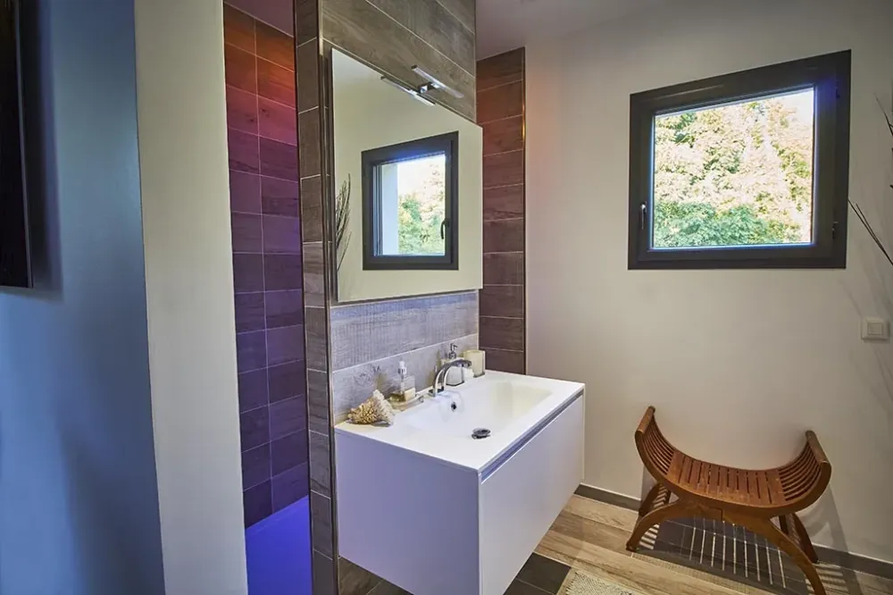 imgi_16_Salle-de-douche-moderne